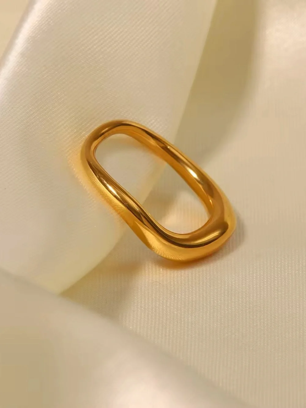 SIZE 7 | 18K Gold Plated Sculptural Wave Ring - Picture 4 of 7
